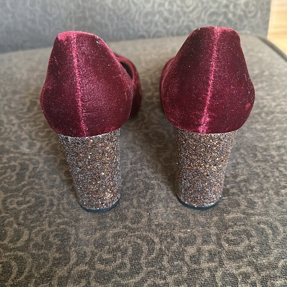 Big Tree Heels Elegant Velvet Pumps - Picture 4 of 8